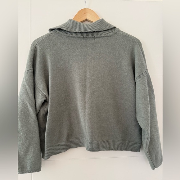 Poof New York Collared Sweater, size medium. - Picture 4 of 8